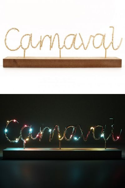 Plankje met tekst CARNAVAL verlicht